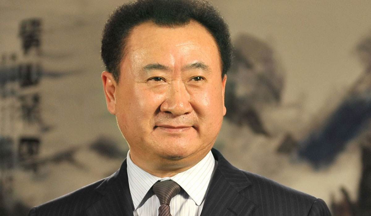 王健林管理万达足球,王健林2017年甩卖资产亏了多少