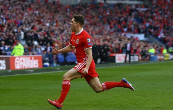 从惨遭英甲队解约，到跻身顶级豪门！这位足坛詹姆斯究竟何许人？