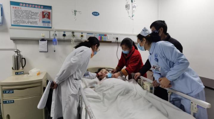 罕见病!19岁女生剧烈“痛经”,打一针就要15000元