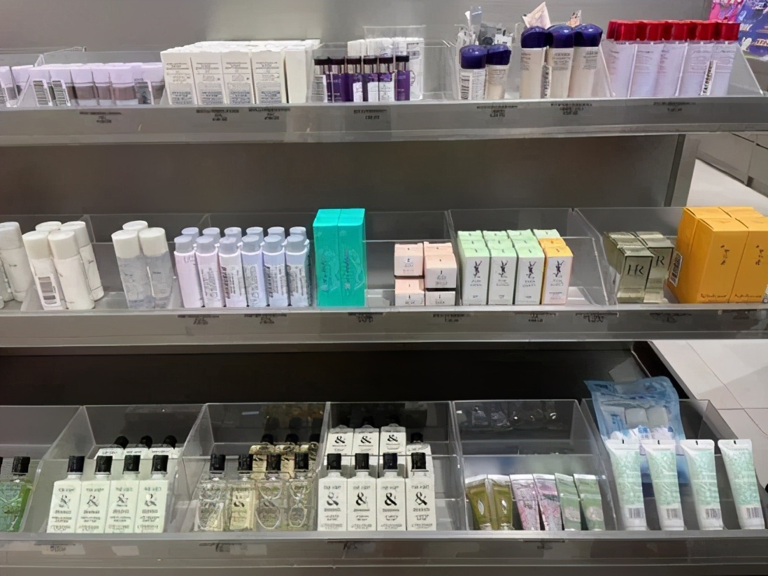 如何看待化妆品小样 (化妆品小样背后的市场)