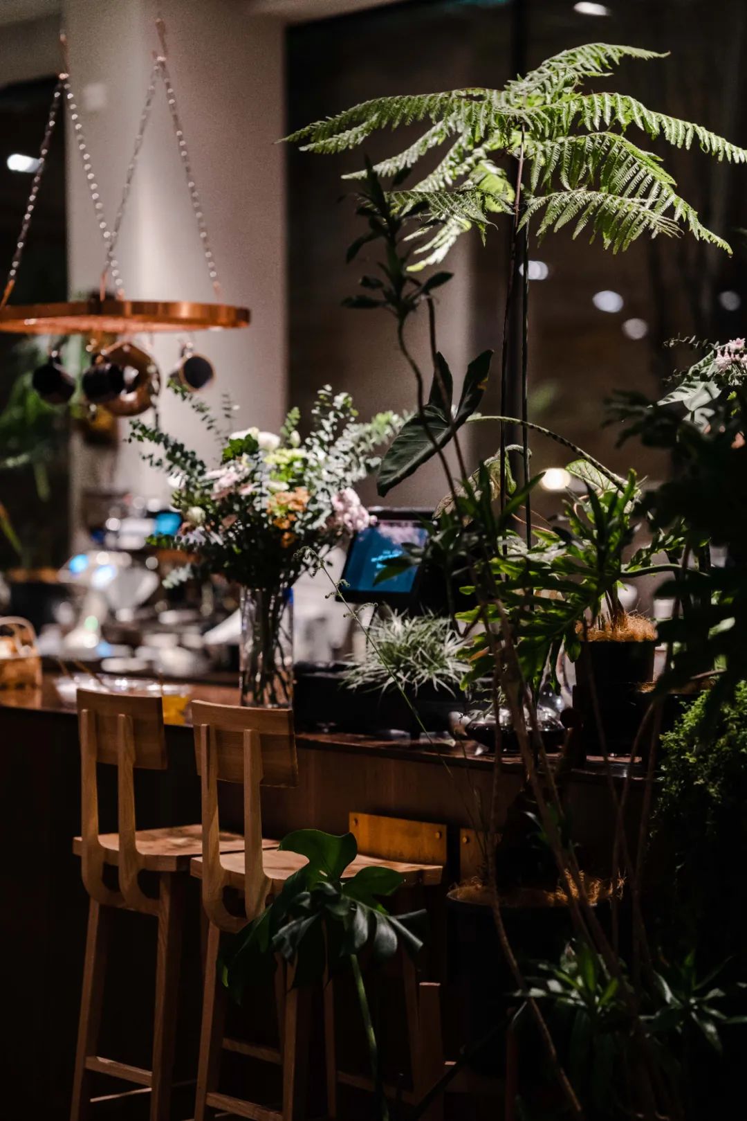 京城首家！探秘最热门“一尺花园”咖啡馆，西山脚*体下**会海派腔调