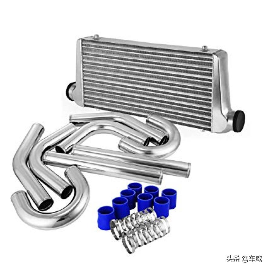 一下雨发动机就发抖,一下雨车里就进水是什么原因