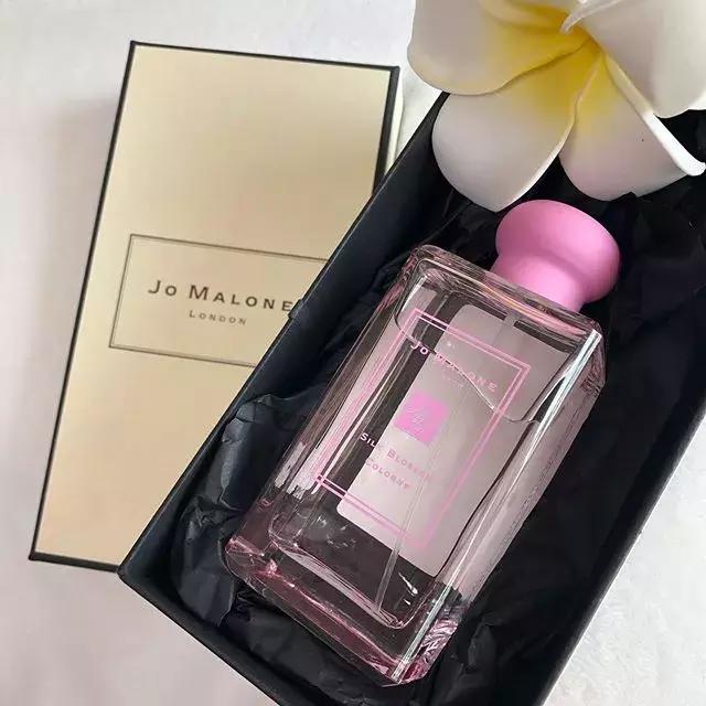 迪奥真我缪斯香水淡香好还是浓香,香奈儿黑coco香水淡香和浓香