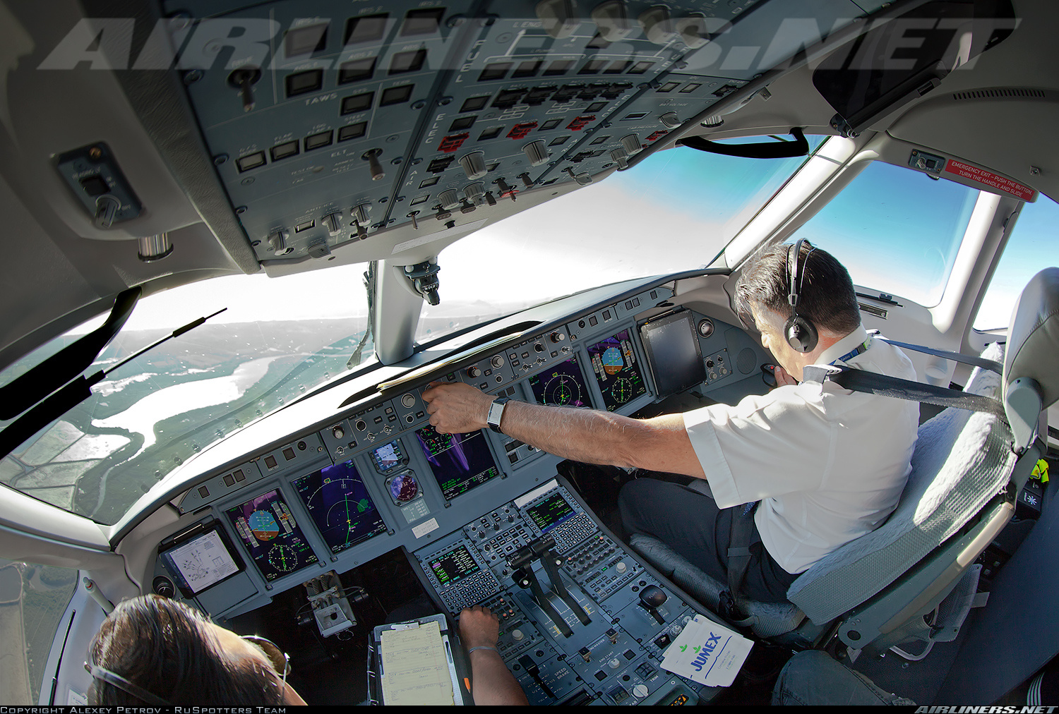 当飞机“被雷劈”，如何才能避免俄航的惨痛教训？