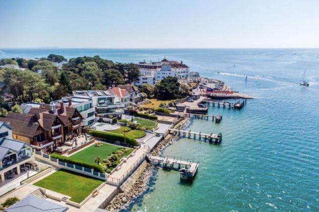 英国爱丁堡豪宅出售,英国海滨别墅