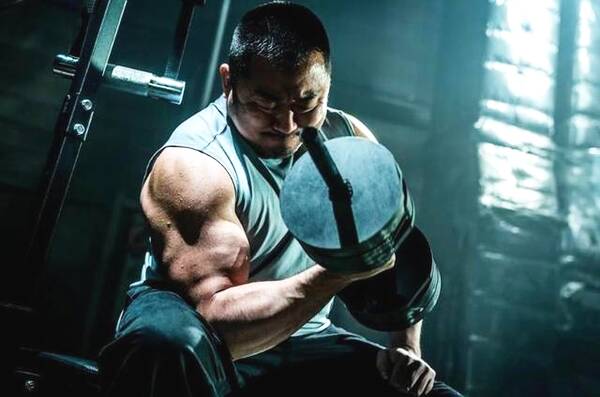 马东锡是怎样的男人,马东锡年轻时俘获女人的心