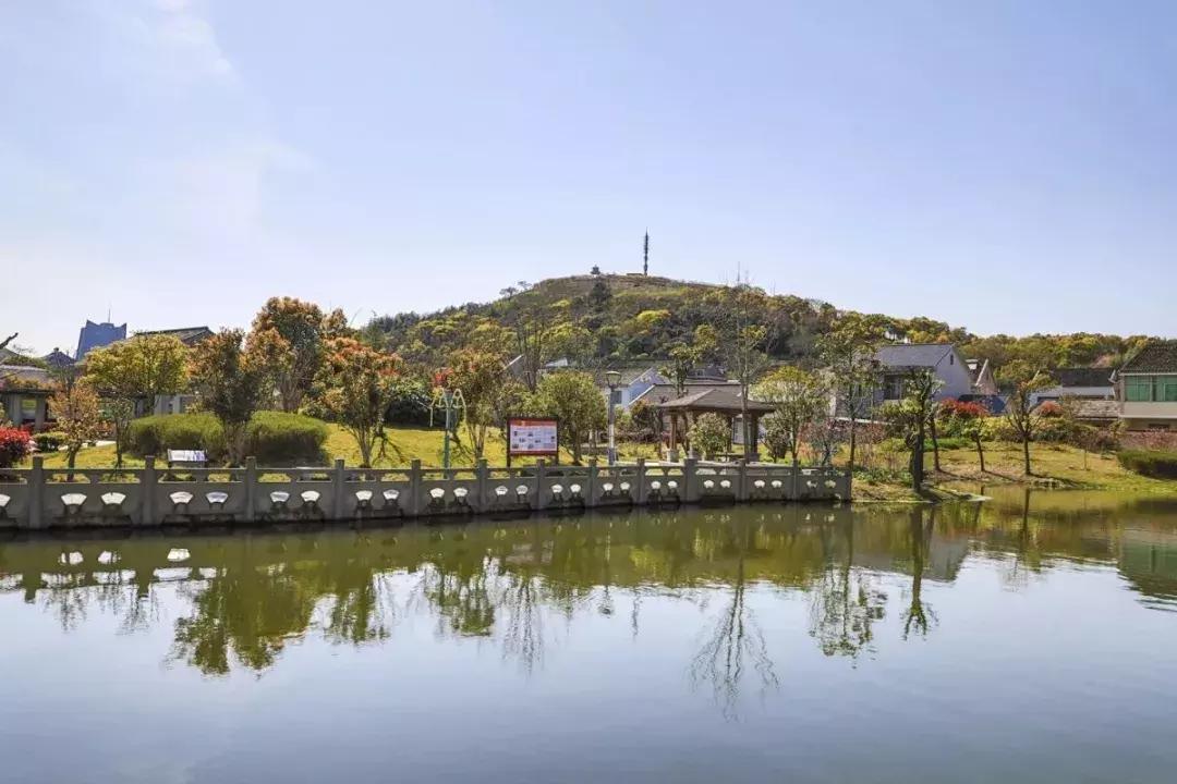 市区出发1h藏着一个“绿岛”？赛车、帆船…梅山原来如此洋气！