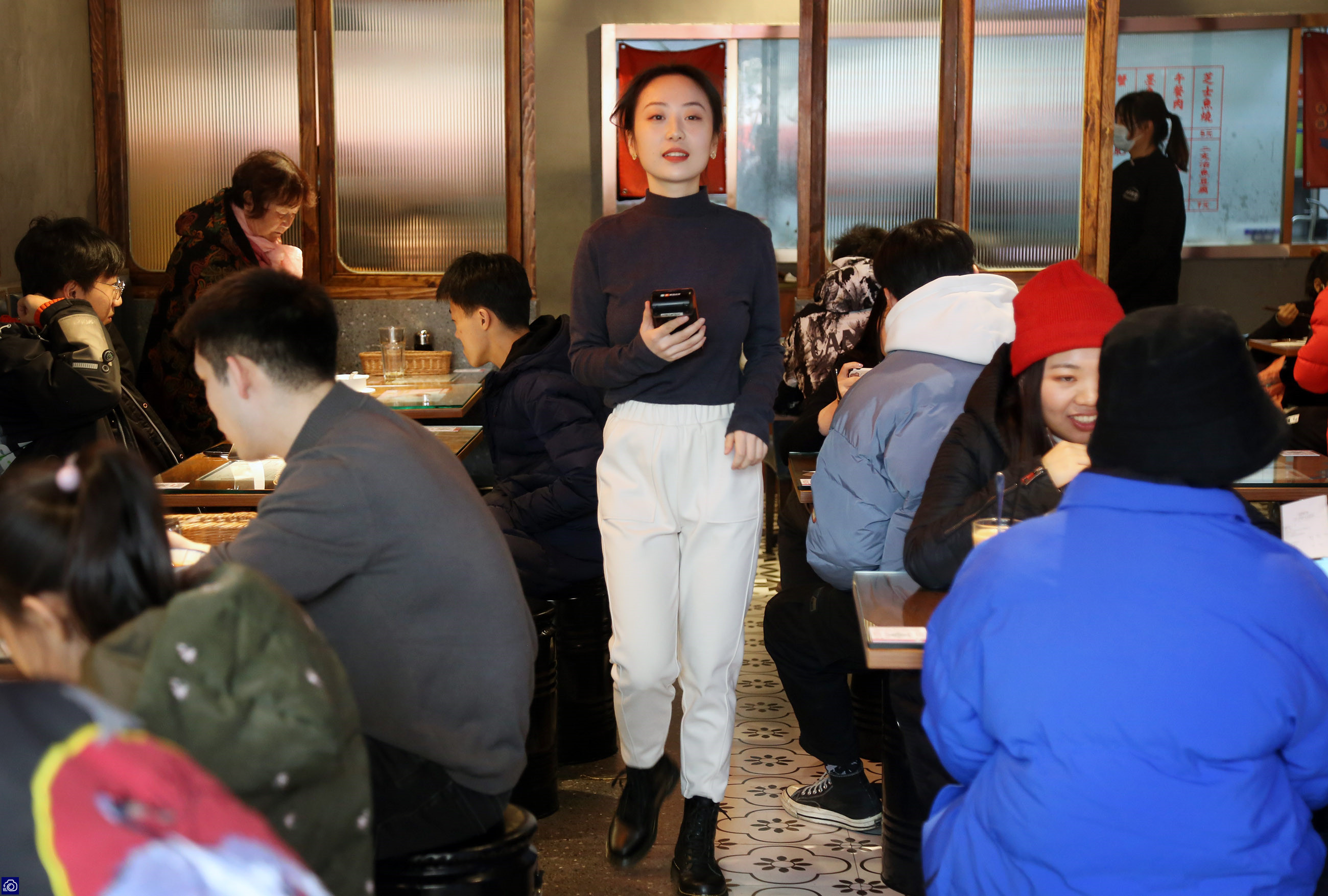 卖米线一年能赚多少钱,大学生创业卖米线一年赚6个亿