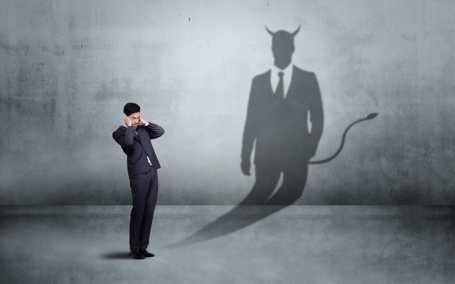 职场压榨员工怎么处理,职场新人被老员工压榨怎么办