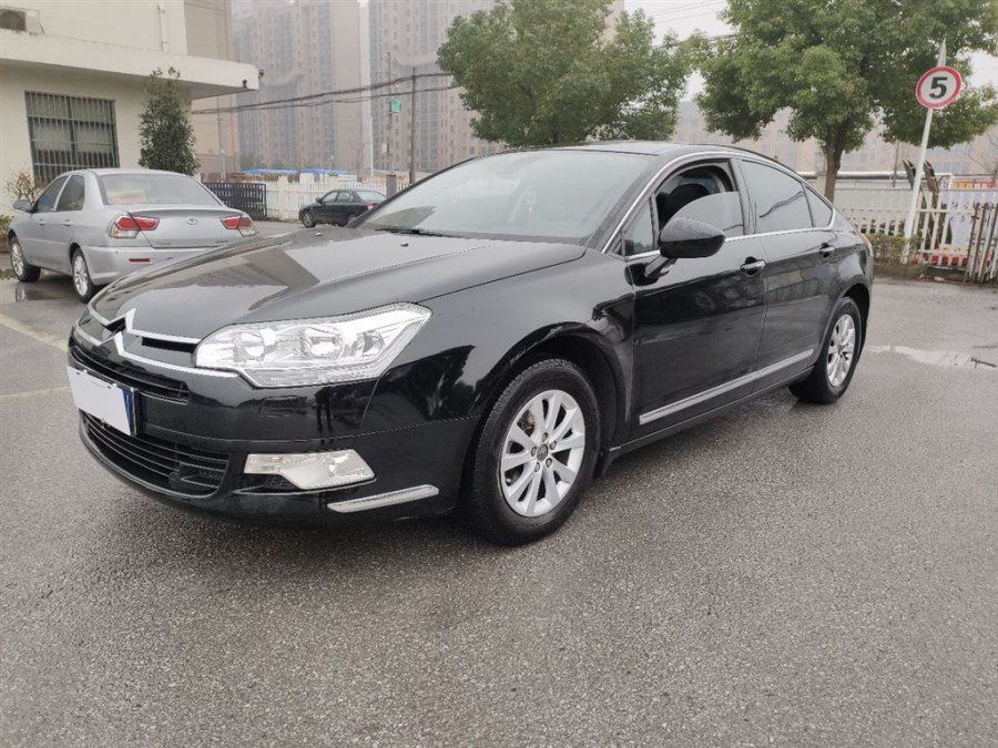 10万左右的二手车行驶质感好,10万左右性能车二手测评