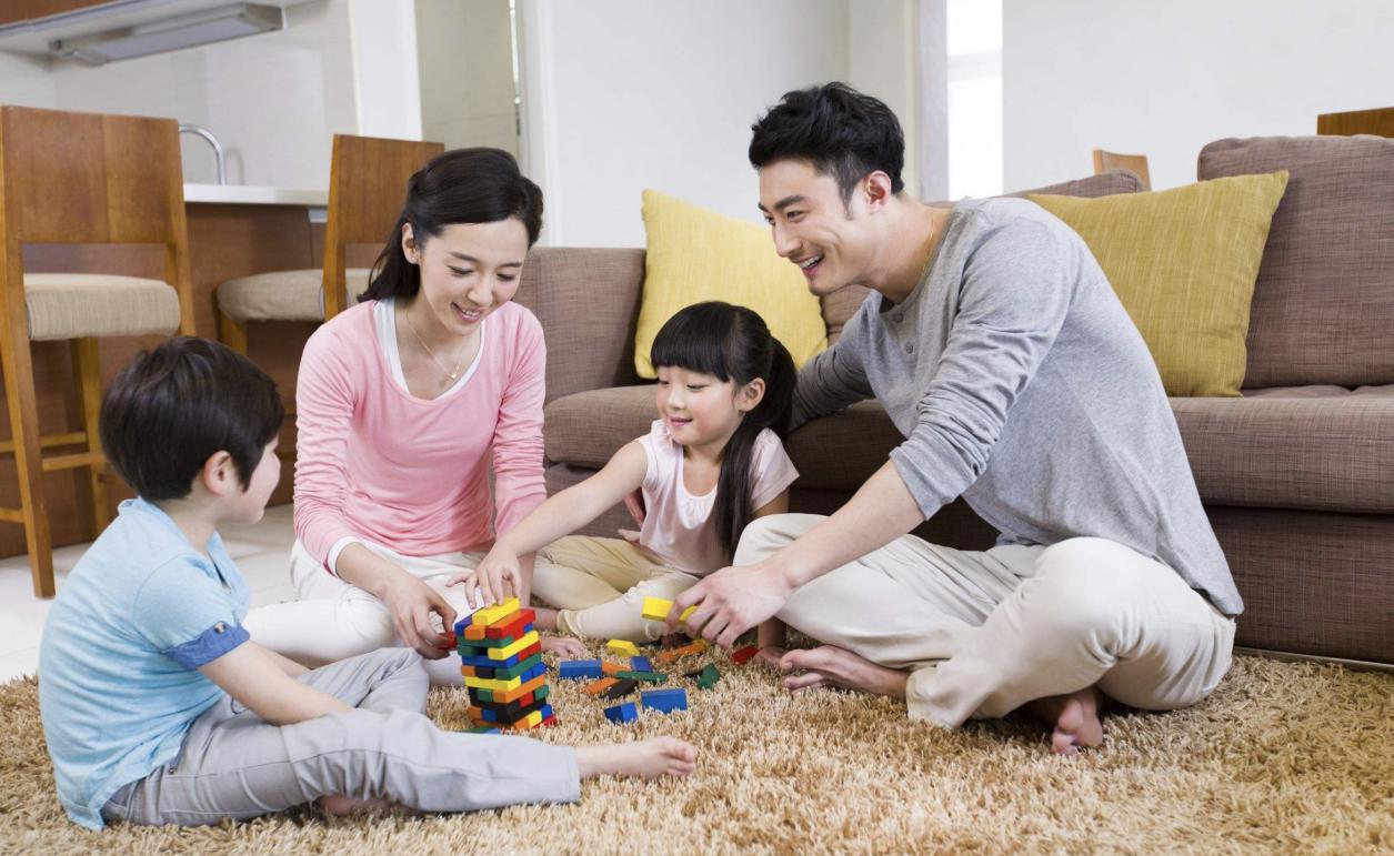 爸爸姓滚给四胞胎取霸气名字,爸爸姓滚给孩子起什么名字好