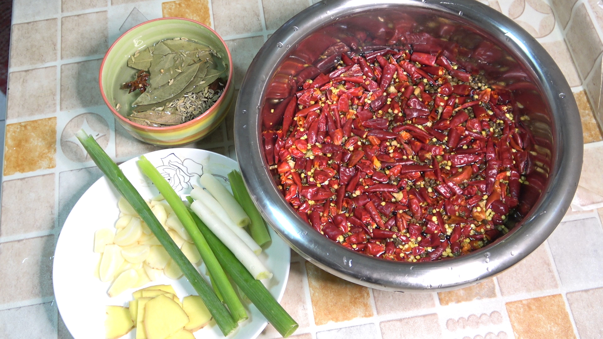 自贡冷吃兔最正宗的做法,兔肉吃法自贡