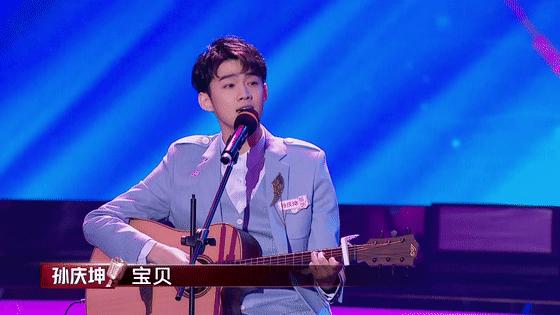 主持人在舞台上失误怎样缓解尴尬,主持人如何化解舞台尴尬