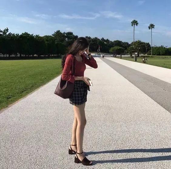 街拍复古风拍照姿势,街拍凹造型图片大全