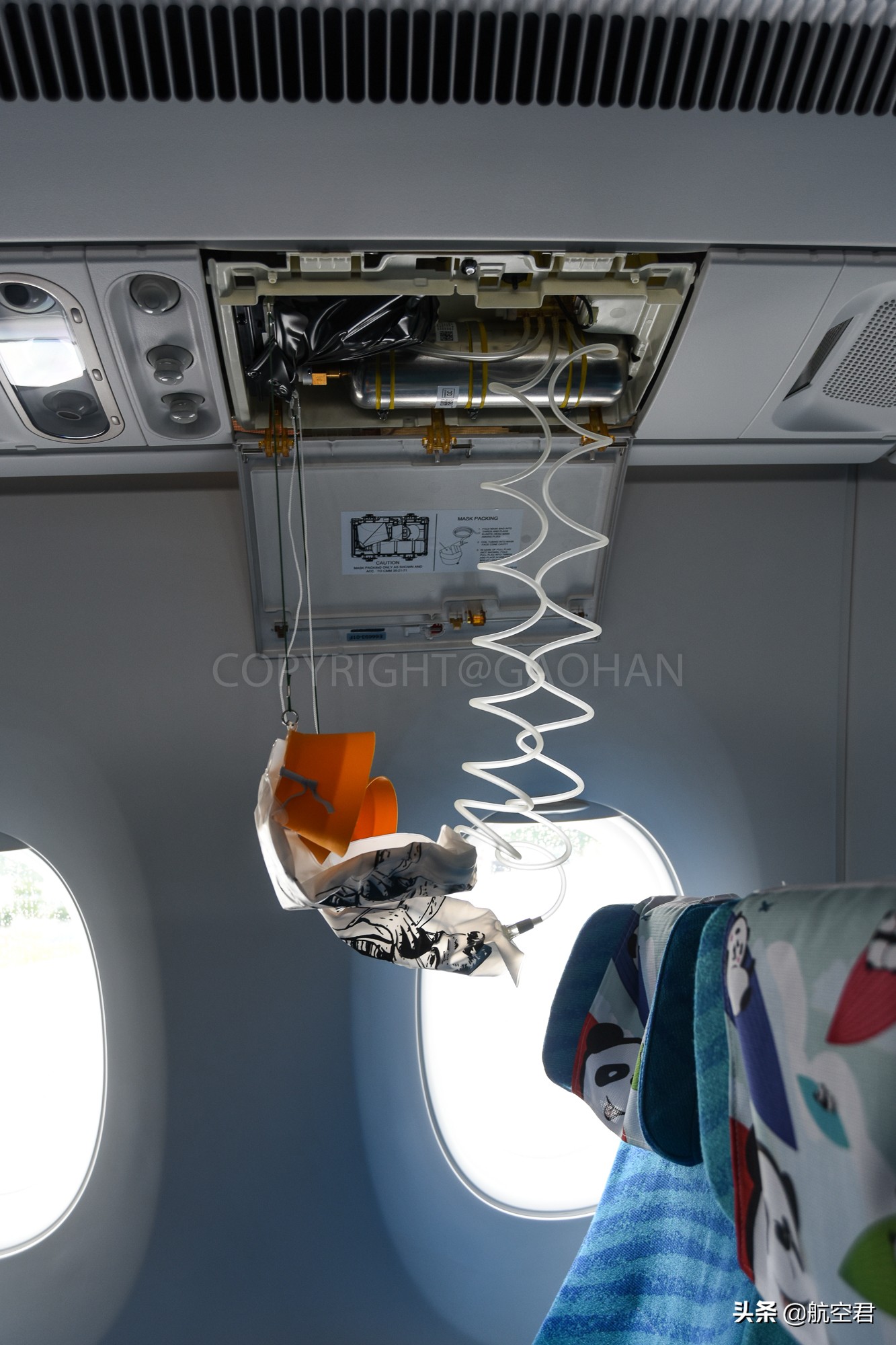 客机客舱四季如春，战斗机座舱闷热干燥，复杂的飞机“空调”系统