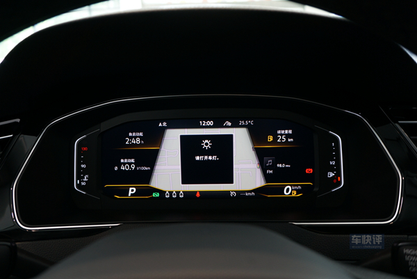 4万多块的帕萨特值得入手么,20多万可以买到哪一年埃尔法