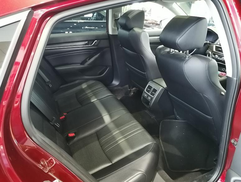 本田雅阁体验,雅阁红色外观