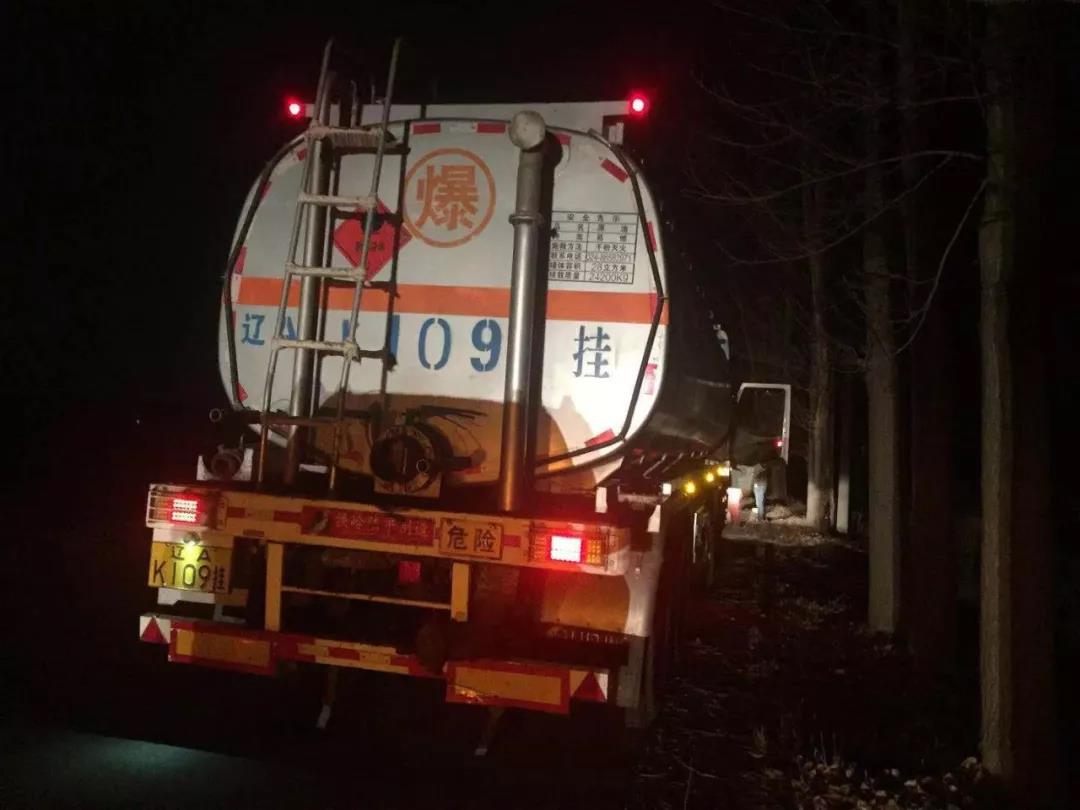 司机行驶突发疾病死亡,运输公司司机在开车路上疾病死亡