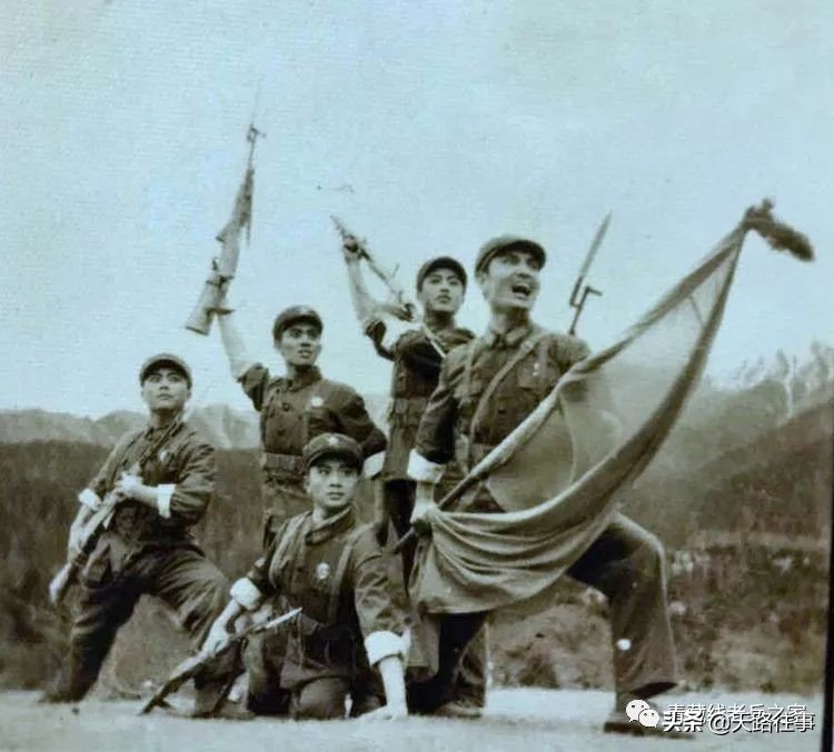 文艺兵跳芳华,文艺兵芳华话剧