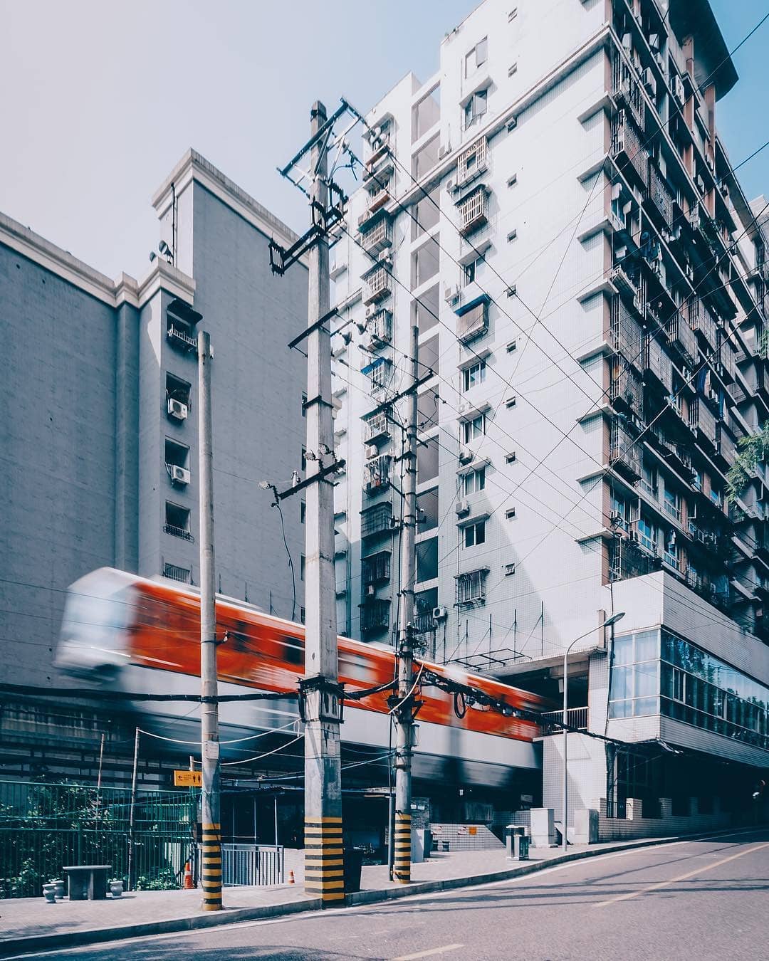 白天阿富汗晚上曼哈顿是什么意思,重庆为什么被称为曼哈顿