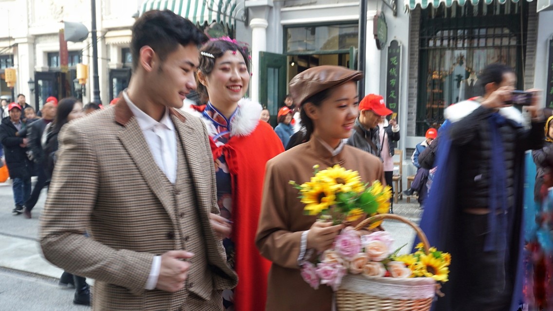 中原穿越时空夜游建业电影小镇,郑州建业电影小镇下午去游玩