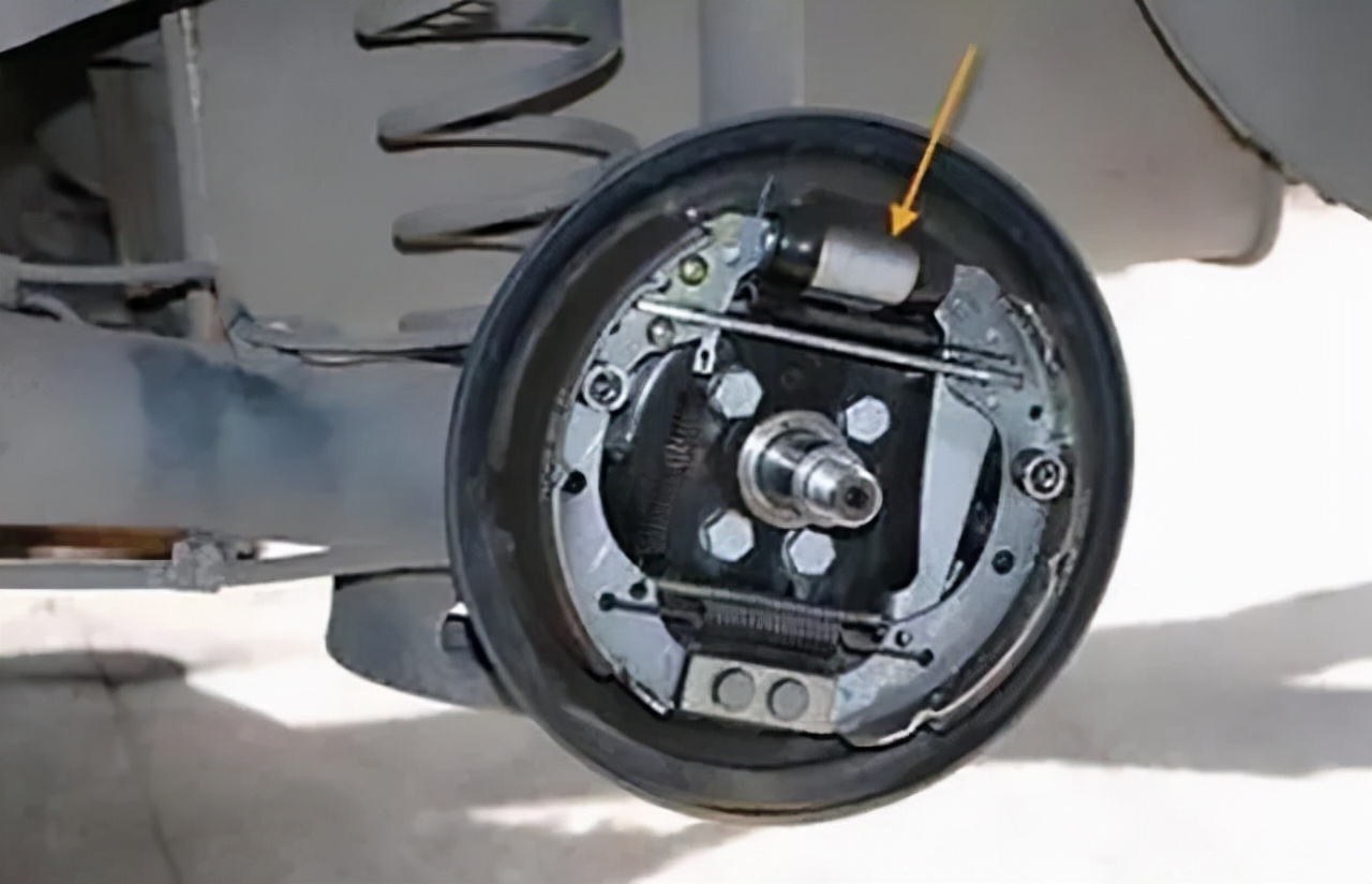 湿式刹车为什么用卡车,为什么卡车刹车会有气