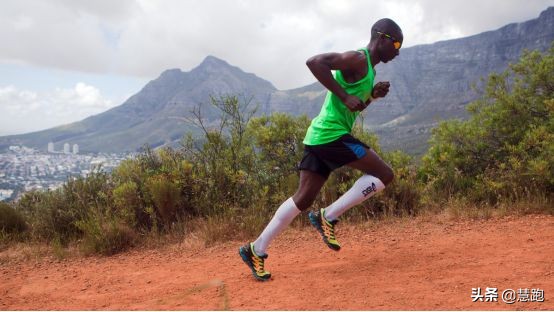 跑鞋如何挑选适合的码数,跑步买跑鞋要合脚还是要大一个码