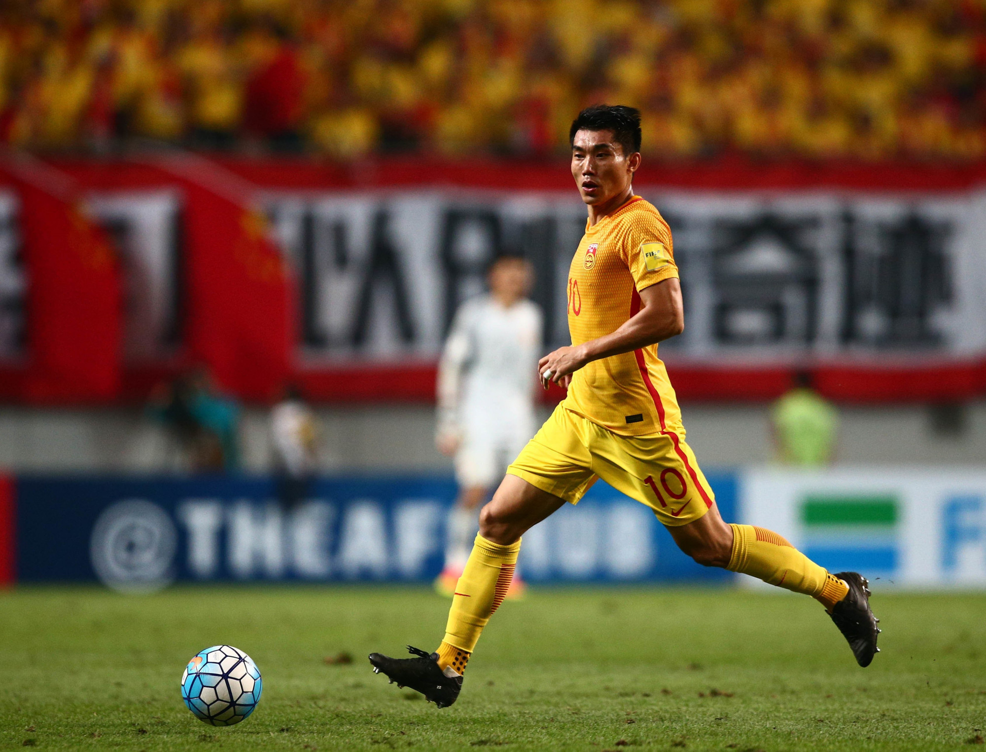 足协这是又要“坑”球员？《足球报》发文怒喷足协新政是毒瘤