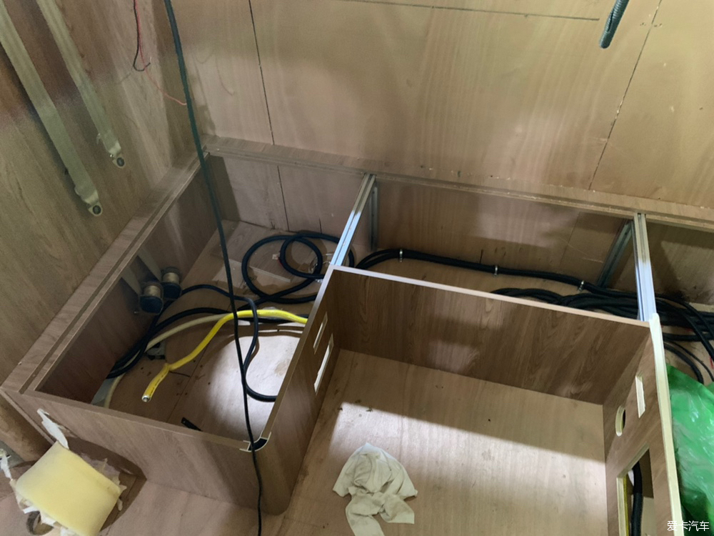 2.0t发动机搭载爱信8at变速箱suv,3.0t柴油v6发动机8at变速箱的车