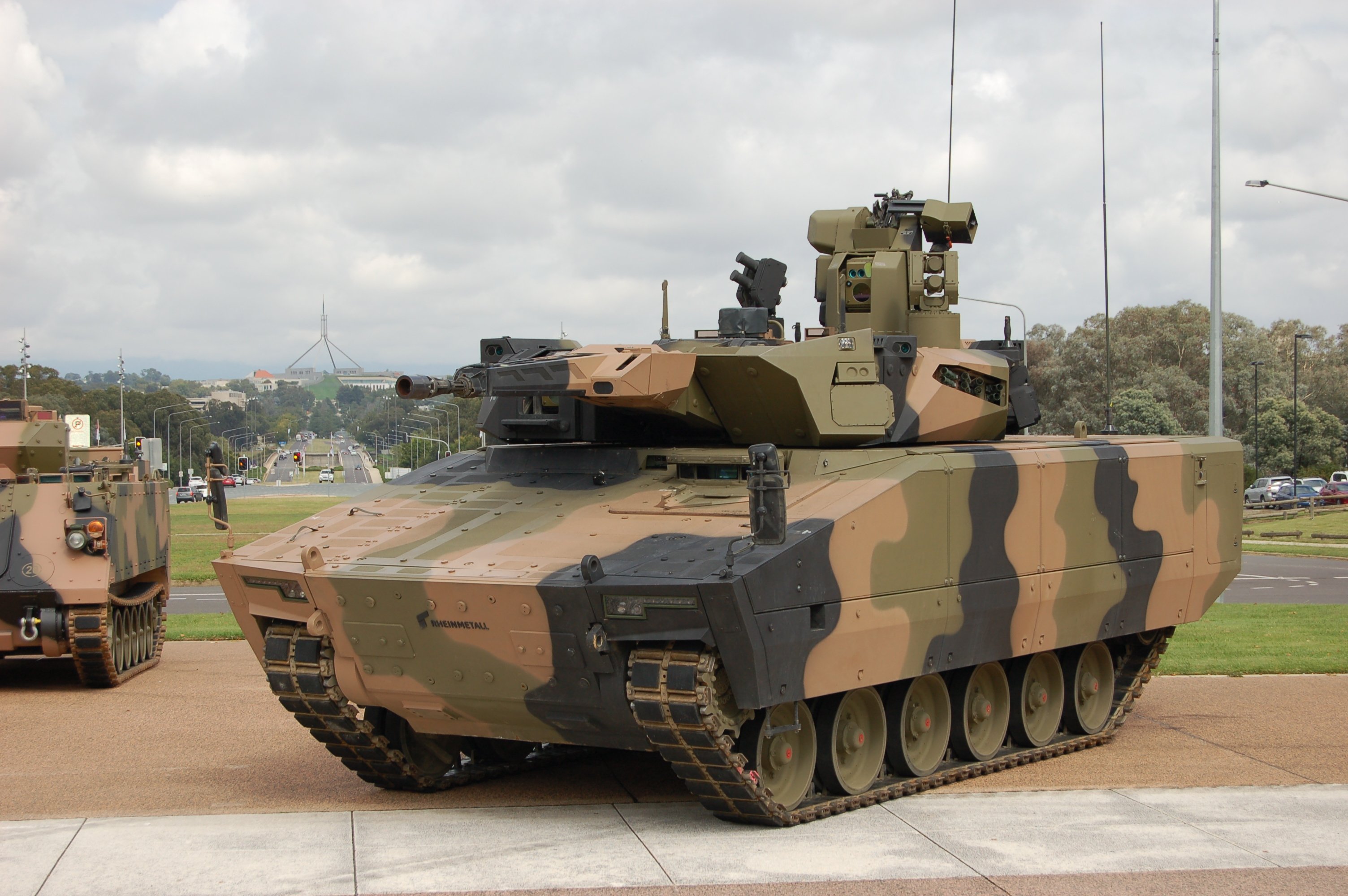 世界上防护能力最强的装甲车,最新山猫kf41步兵战车