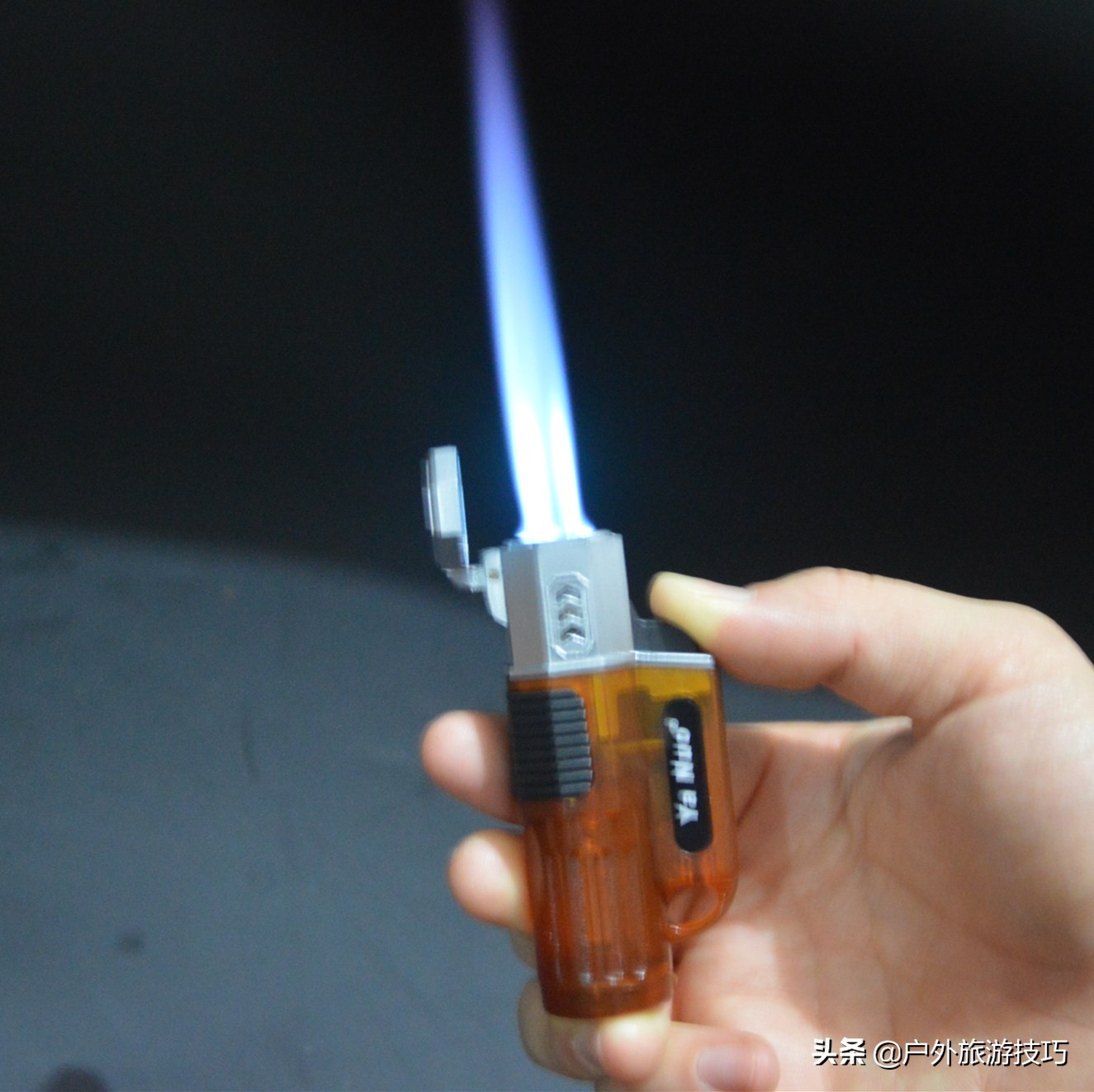 怎么用打火机里面的打火石生火,野外生存为什么用打火石