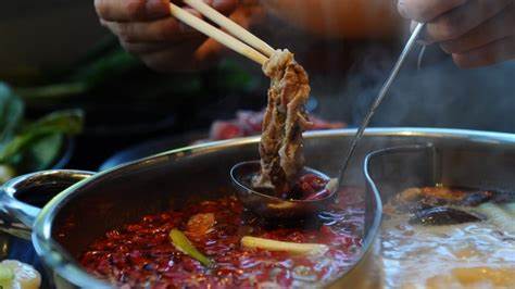 吃火锅为什么不能戴隐形美瞳,吃火锅要不要取下隐形眼镜