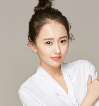 时装大佬也难掩她出卖闺蜜，如今糊到无人识，你还记得金锁吗