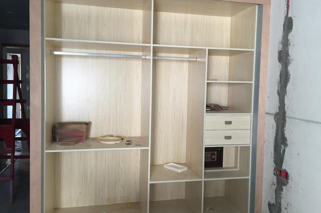 家里打柜子需要选品牌吗,家里打柜子柜门用什么板材好