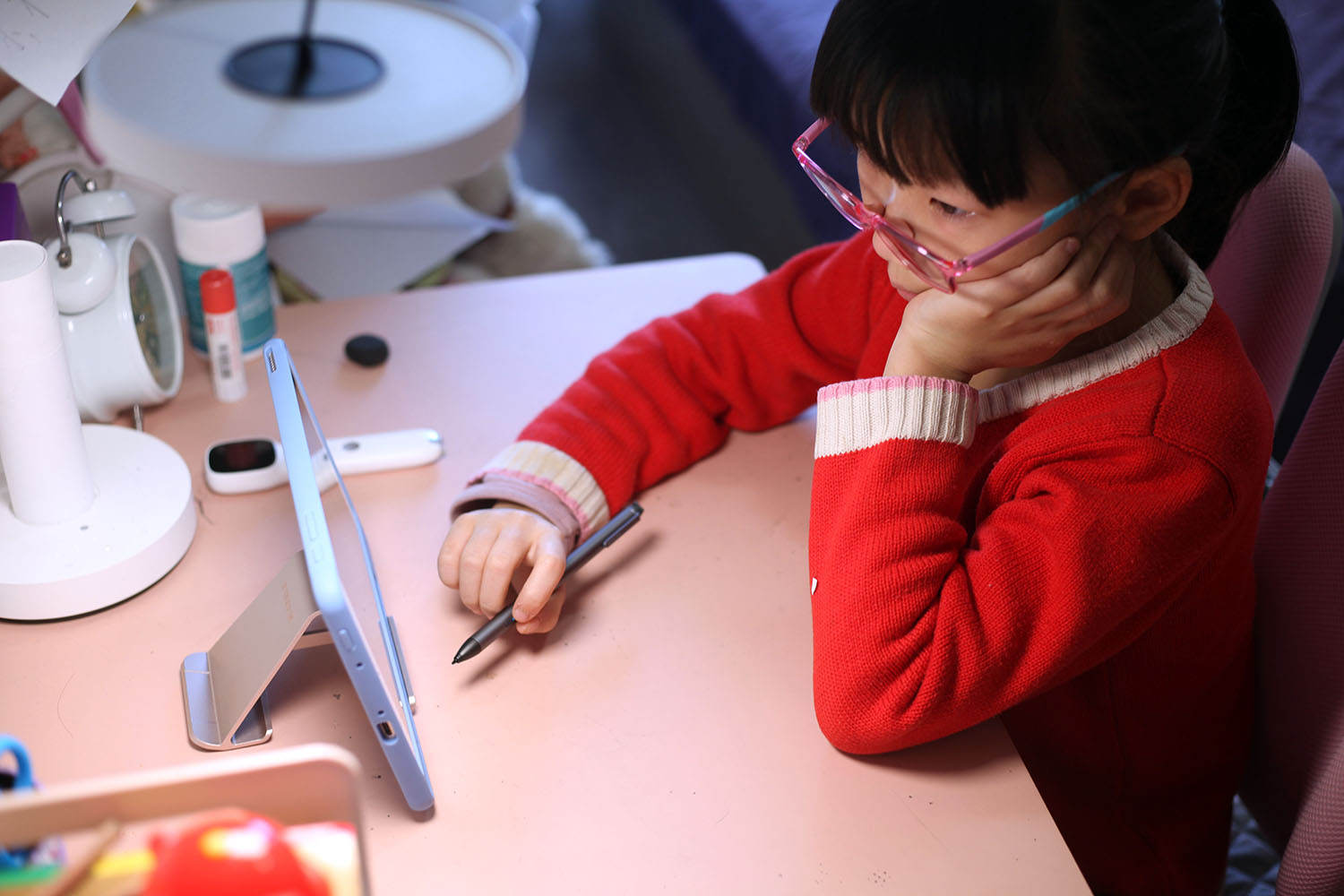 讯飞学习机q10安装第三方软件,讯飞q10和c10学习机区别