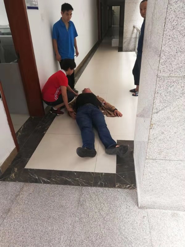 秀峰众人救人,桂林市秀峰区24小时救援