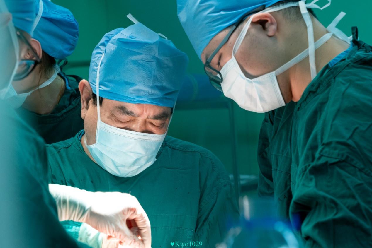 身患乙肝30年未治疗发展成巨大肝癌肝移植手术成功续命