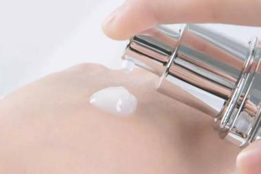 25岁脸上有斑用什么平价护肤品,脸上有斑气色差用什么护肤品