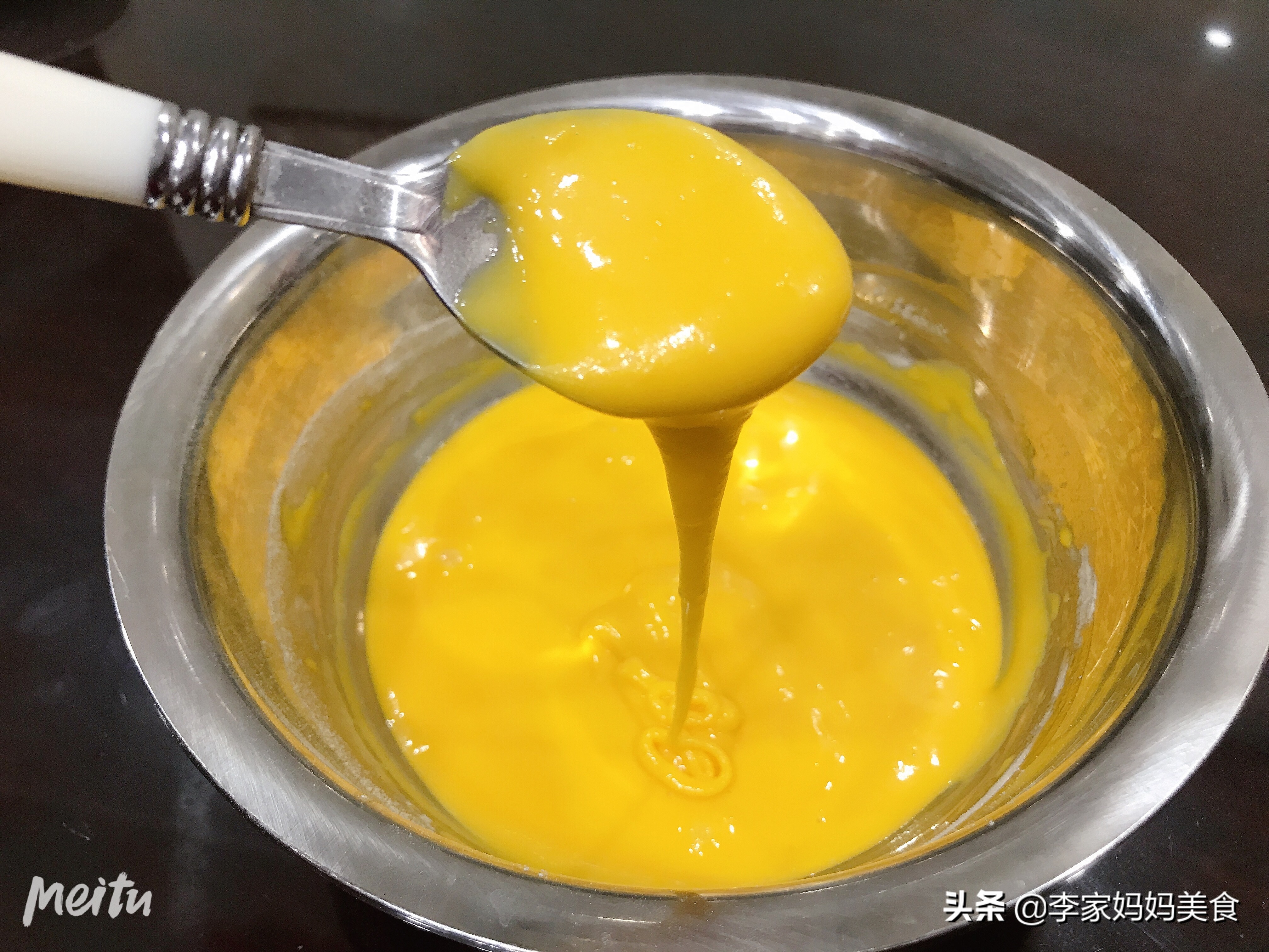 不用电饭煲做的蛋糕不塌陷,蛋糕不塌不回缩的诀窍电饭煲