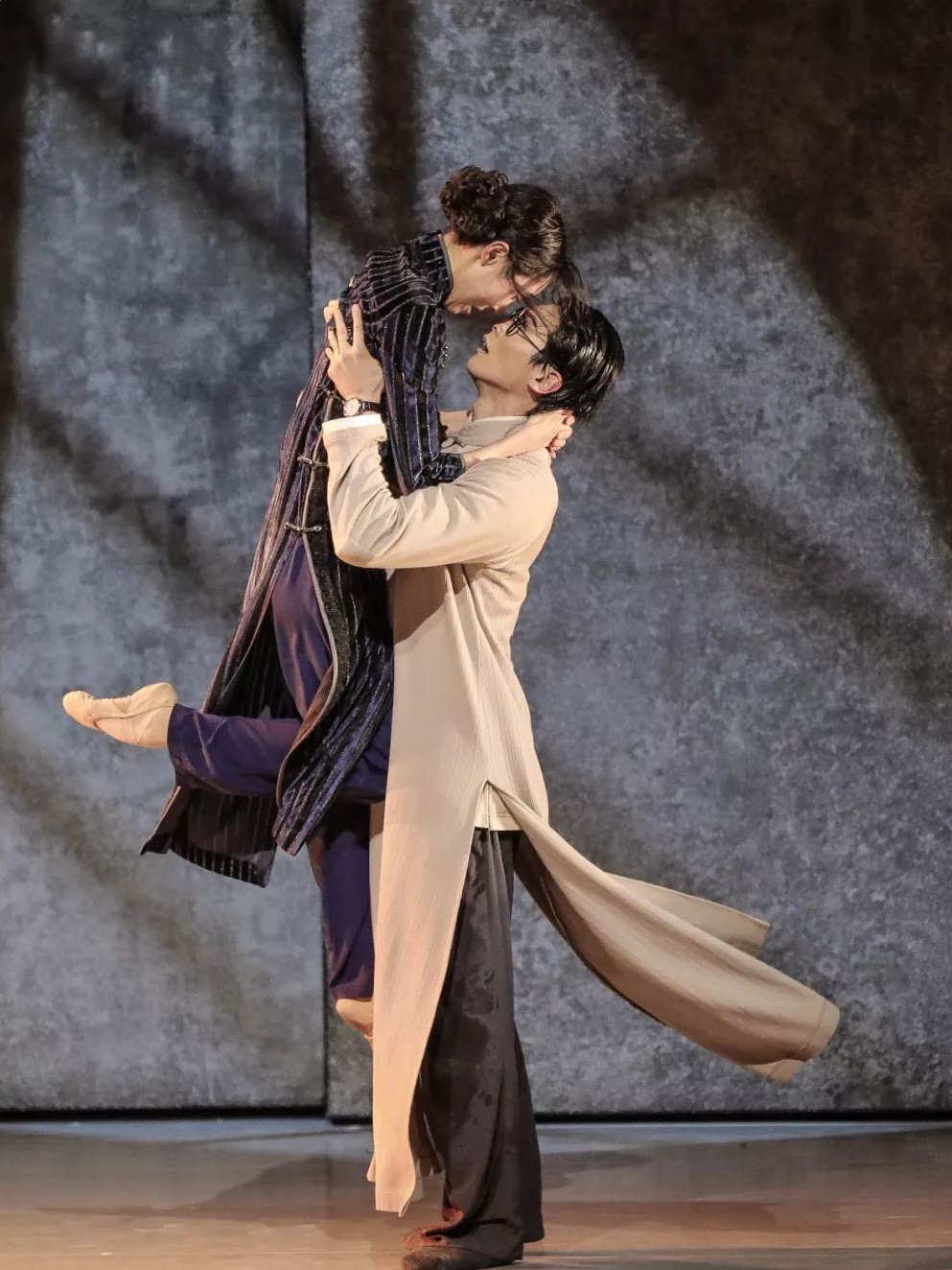 永不消逝的电波唯爱与信念,永不消失的电波唯爱与信念