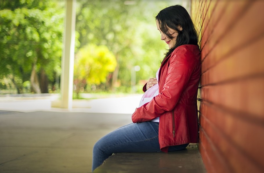 孕期爱哭怎么办,孕期爱哭还不被老公理解