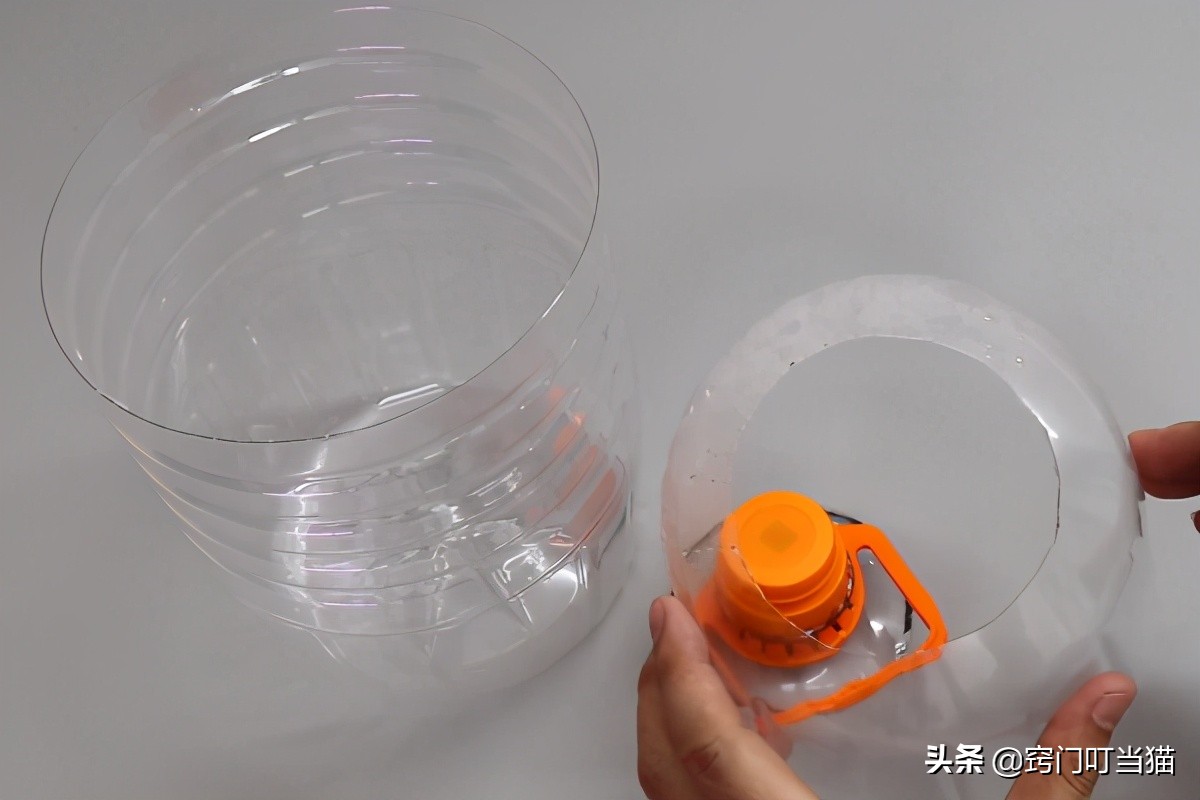 生活小妙招油桶消灭苍蝇,空油桶千万别扔了这样剪一刀