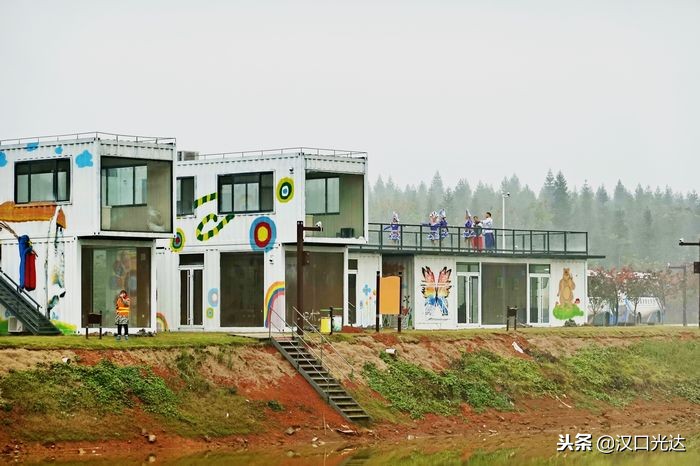 万亩茶园·俄罗斯方块小镇：全球首家茶文化俄罗斯风情主题公园