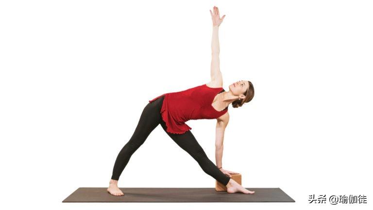 肋骨外翻矫正后还会外翻吗,一边肋骨外翻一边不外翻