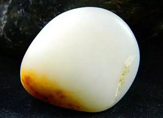 河边能捡到什么值钱的石头,在哪儿能捡到值钱的石头