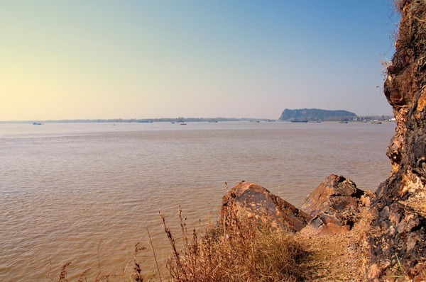 李白说的天门山是哪个天门山,李白望天门山是今天哪里