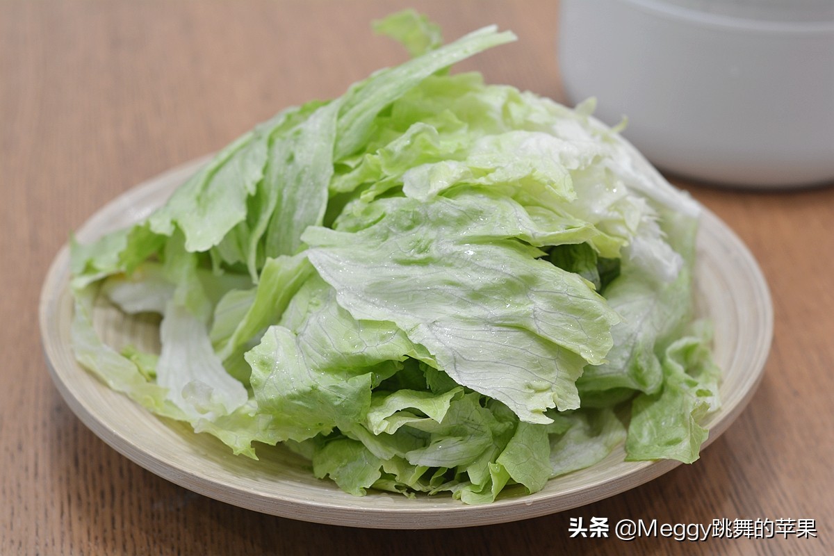 母女俩午餐简单又好吃,一家三口精致午餐