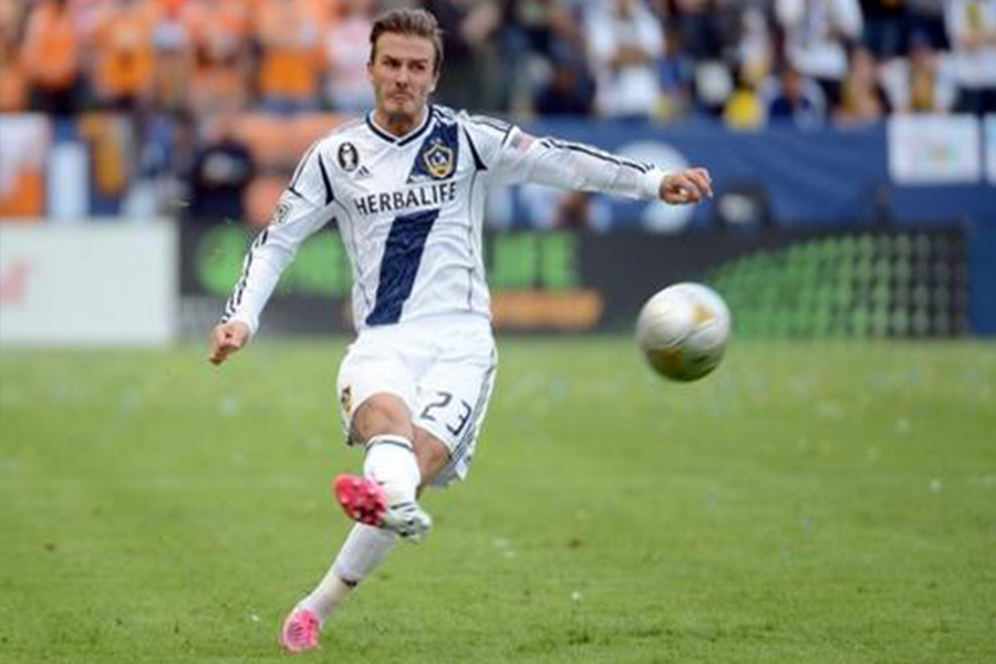 在空中画出一道弧线,在空中画出了一道弧线