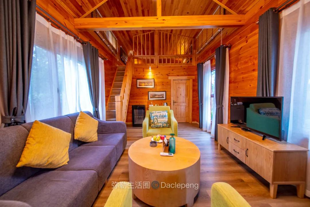 云南最美小镇图片,云南太平湖森林公园花海