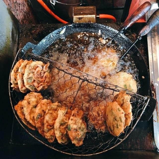 来中山路,别再吃轰炸鱿鱼月亮虾饼了!厦门最地道的小吃藏这里!